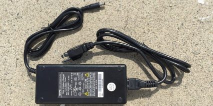 Magnum Mi5 Portable 2 Amp Battery Charger