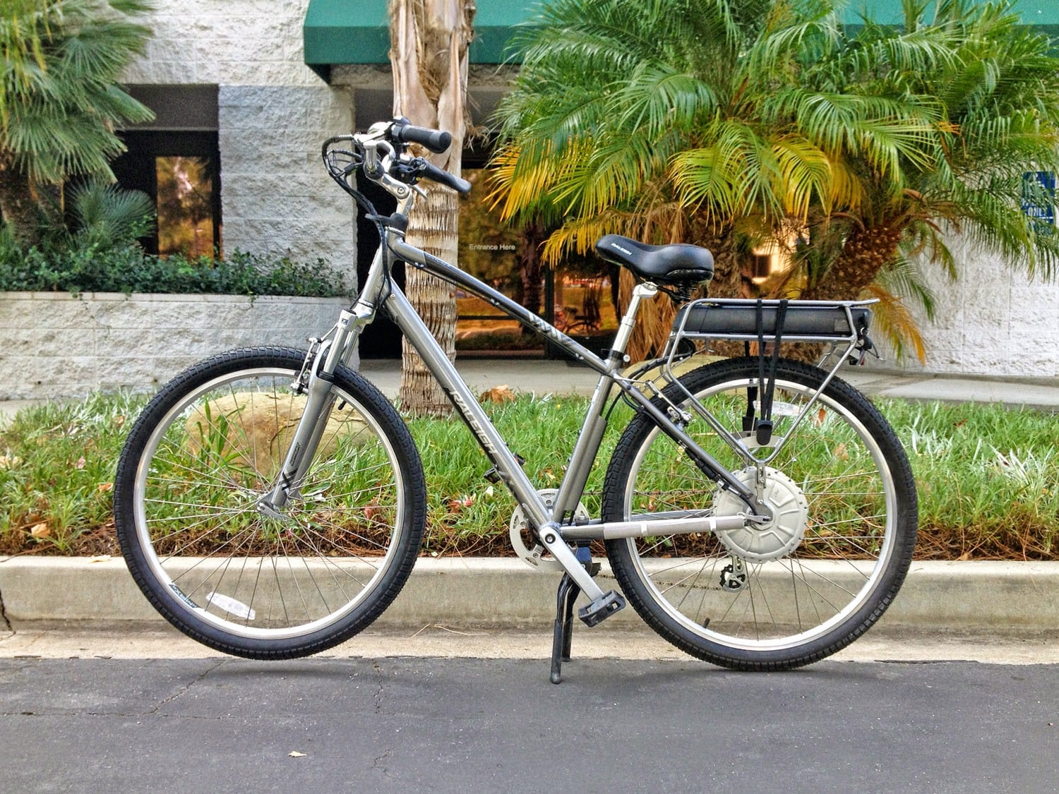 2015 Raleigh Venture iE Review | ElectricBikeReview.com
