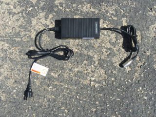 Izip E3 Vibe Plus Two Amp Charger