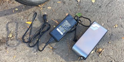 Surface 604 Yunbike C1 2 Amp Charger And Battery Pack