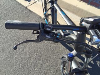 Bulls Six50 E2 Street Tektro Brake Levers Ergonomic Grips