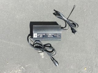 Raleigh Redux Ie Portable 2 5 Amp Battery Charger