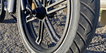 Juiced Bikes Cityscrambler Kenda Kraze Slick Fat Tires Cast Alloy Mag Wheels