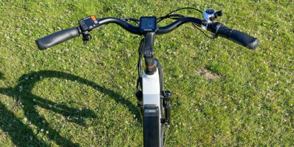 2021 Rad Power Bikes Radcity 5 Plus Step Thru Swept Back Handlebar Adjustable Stem Ergonomic Grips