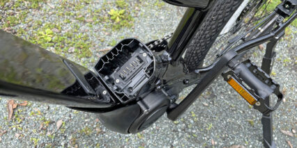 2022 Giant Roam E Plus Battery Interface Electrical Connection On Downtube
