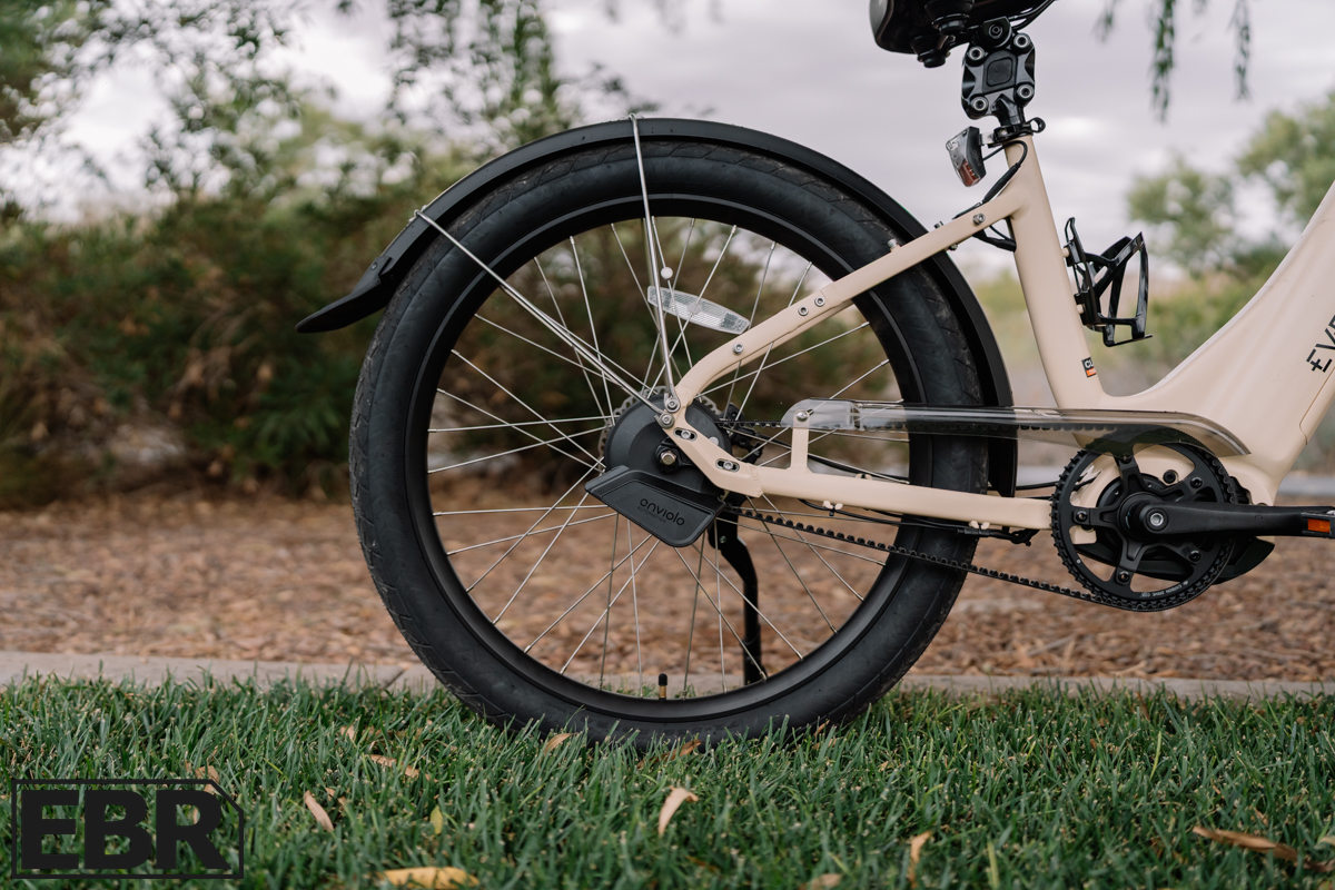 Evelo Omega tire