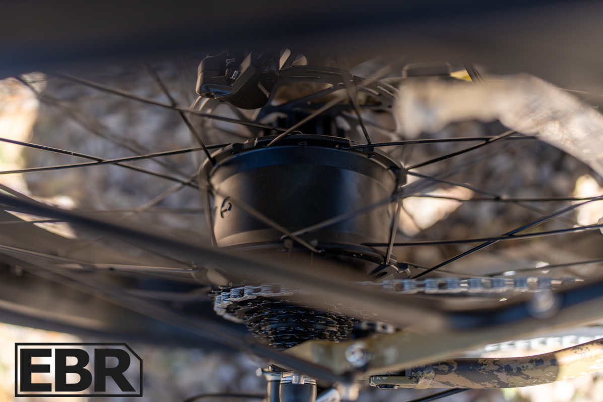 Puckipuppy Golden R (Camo) Motor