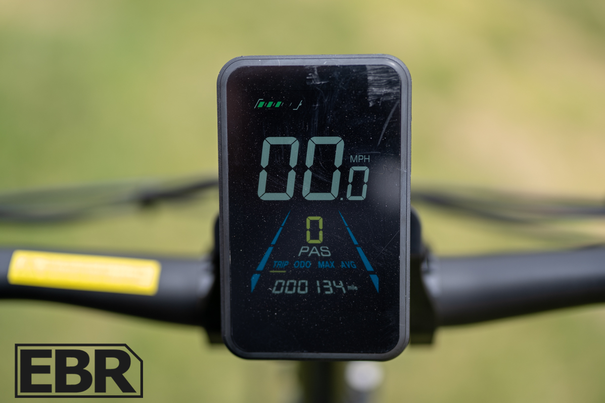 GoTrax E-Fold display panel showing speed and battery level readout