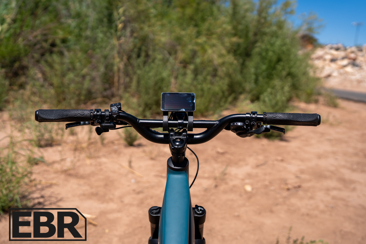 Monarc Tracer HS cockpit handlebar display controls and stem area close-up