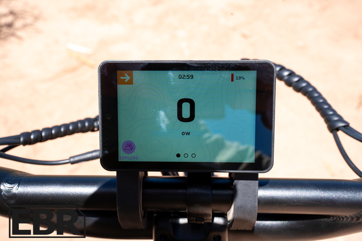 Monarc Tracer HS display screen showing speed and battery readout