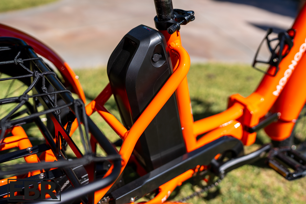 Mooncool TK2 Trike removable battery pack close-up view