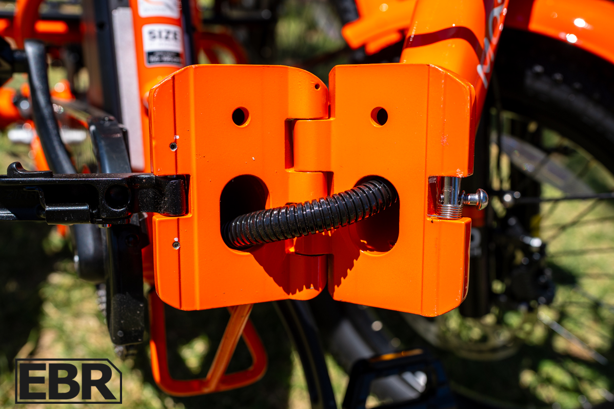 Mooncool TK2 trike folded battery cable close-up detail