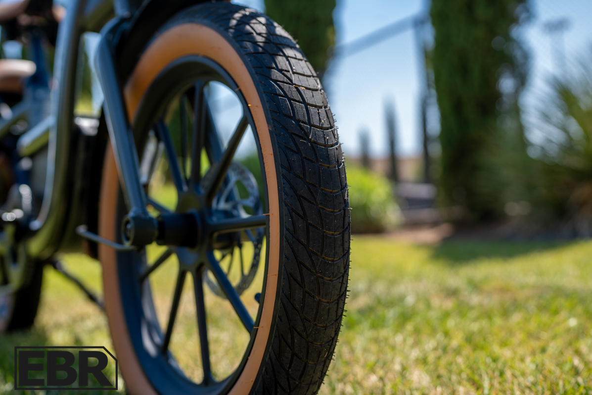 Segway Muxi electric bike tire tread pattern close-up detail shot